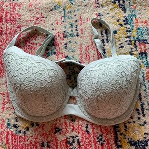 34DDD Victoria’s Secret bra